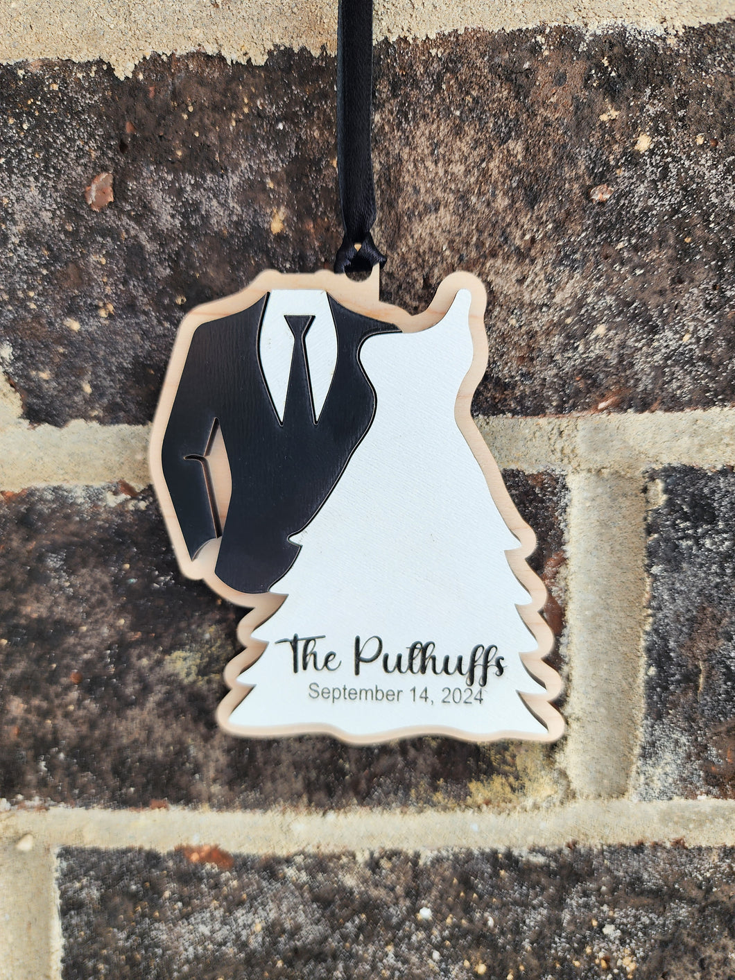 Personalized Bride & Groom Wedding Ornament